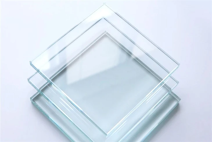 Lågt järnhärdat glas